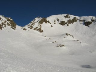 sullo sfondo la punta