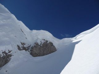 meringa e cornici in cima al canale