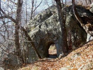 caratteristico passaggio nelle roccia