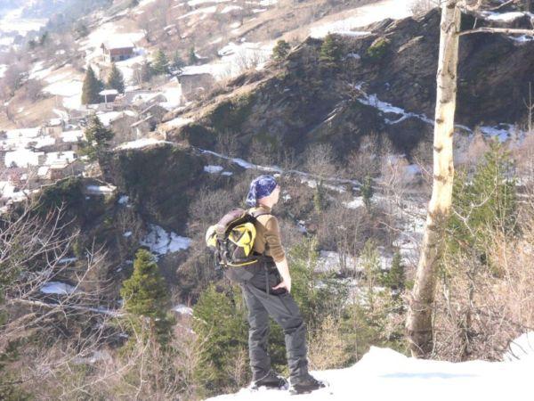 Salendo alle Touches con Villecloze sullo sfondo