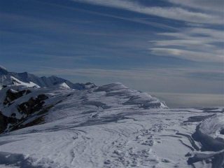 la cornice sommitale