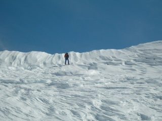 l'arrivo al colle, si vede il lavoro del vento