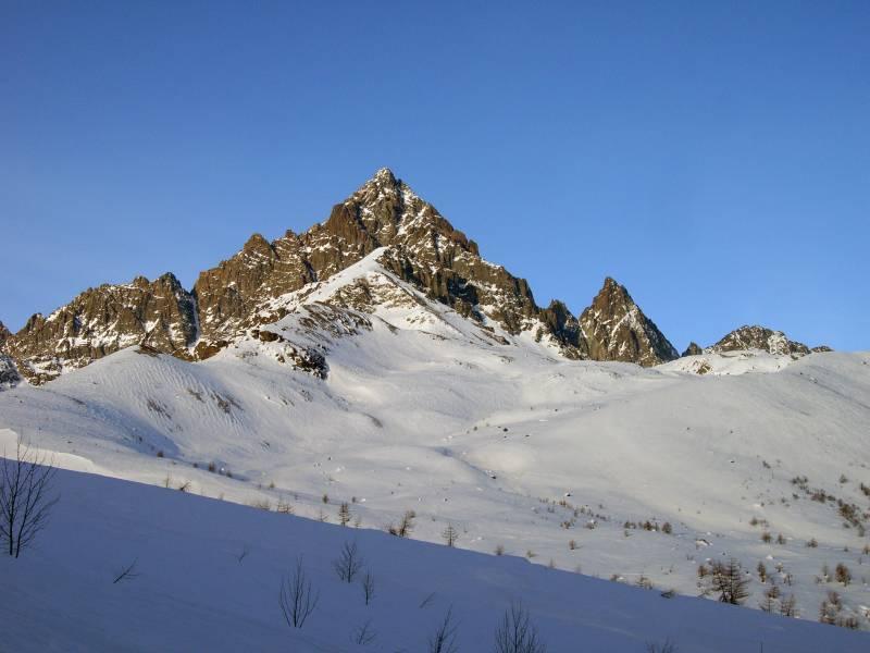 poco sotto la Rocca Nera