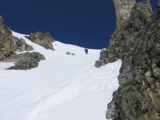 Mauro fra i torrioni rocciosi della parte superiore del canale