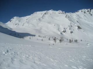 Colle Serena e q. 2709 a sx e Costa serena al centro della foto