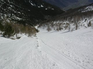 Il canale che fa seguito ai pendii superiori.