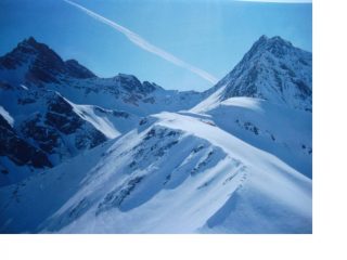 A sx la Gran Rochere sulla dx la T.del Curru' con al centro il Colle Battaglione Aosta e la T.de la Tronche visti dalla T,Bernarda
