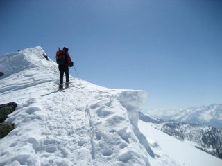 Nicola sulla cresta che porta al santuario Clavalitè