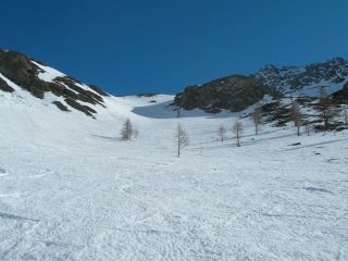 il ripido vallone che conduce nei pendii superiori