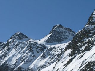 Rocca la Paur ed il colle est dal versante di salita