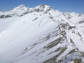 Dalla cima, in primo piano la Fiutrusa, in secondo Mongioia e Salza.