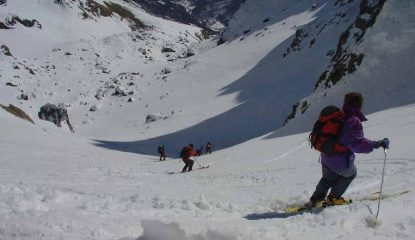 Inizia la discesa dal Passo