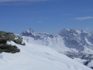 Il Pizzo Scalino visto dalla cima 