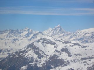 Cervino e Grandes Murailles visti dalla cima.