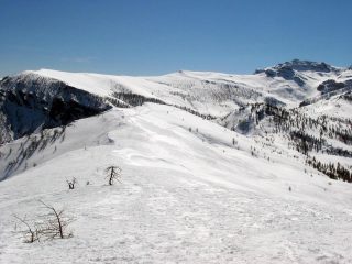 Il crestone visto da Costa Chiggia verso il colle Intesile