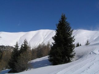 Vento in cresta e bonnerhutte a sx
