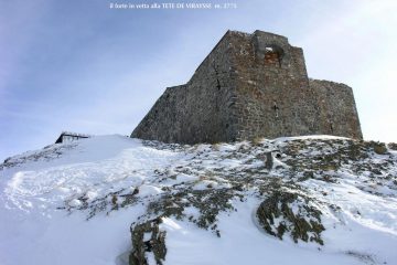 il forte collocato in vetta alla Tete de Viraysse (8-1-2006)