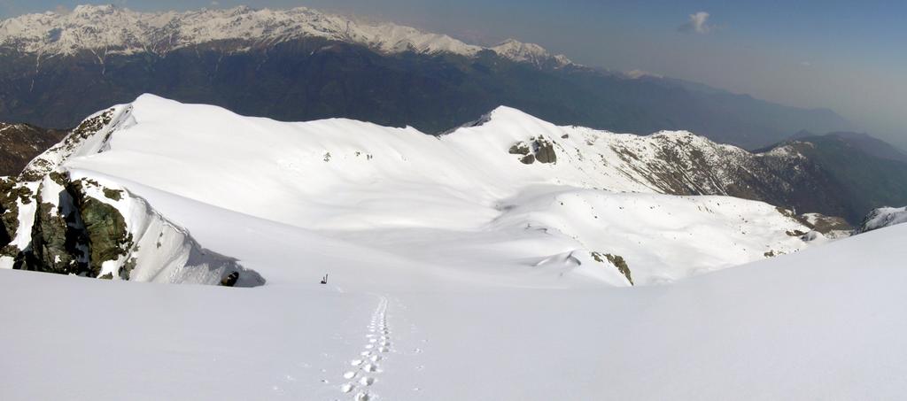 Il vallone di discesa dalla cima
