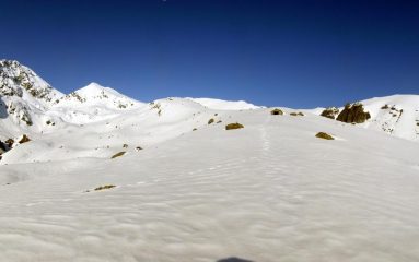 Cappella dell'alpe Giaveno e la Rocca del Montone