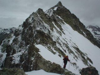 Carla arriva al colle: dieto svetta la Pyramide de Laurichard!