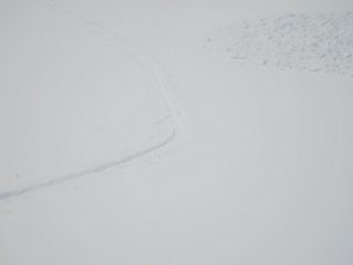 valanga vicino alla traccia di salita