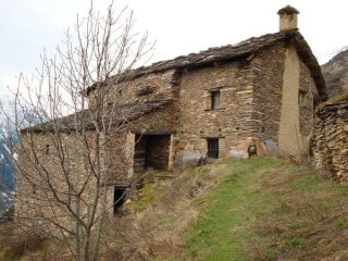 Grange sulla strada per Capanna Ussolo
