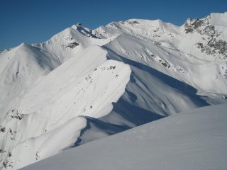 La sottile cresta verso il Lausarot
