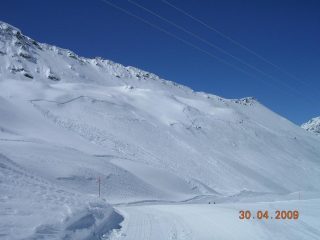 distacco valanghe fianco alla pista