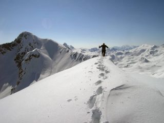Sulla cresta, sfondo Cassorso