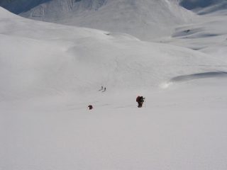 La risalita del versante Nord-Est della Entre deux Sauts