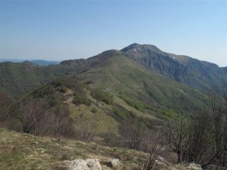 Il crinale fino al Galero, al centro il colle del Prione