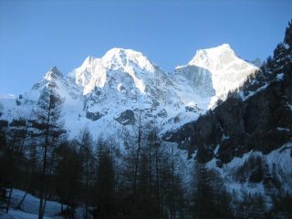 Badile e Cengalo al primo sole
