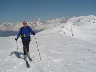 tuck sulla dorsale tra le cime di straffelgrat