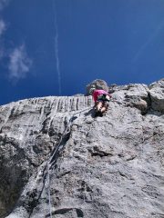 Pointe E du Midi ( Pointe Dzérat ) 2278 m Arche à Gauche: quinta lunghezza