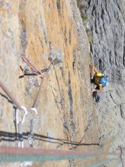Rosanna impegnata sul primo tiro: 7a+.