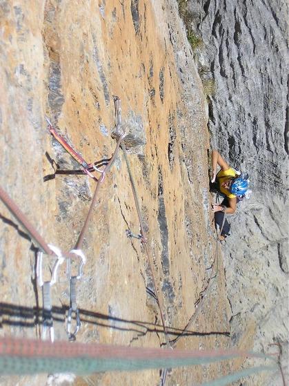 Rosanna impegnata sul primo tiro: 7a+.