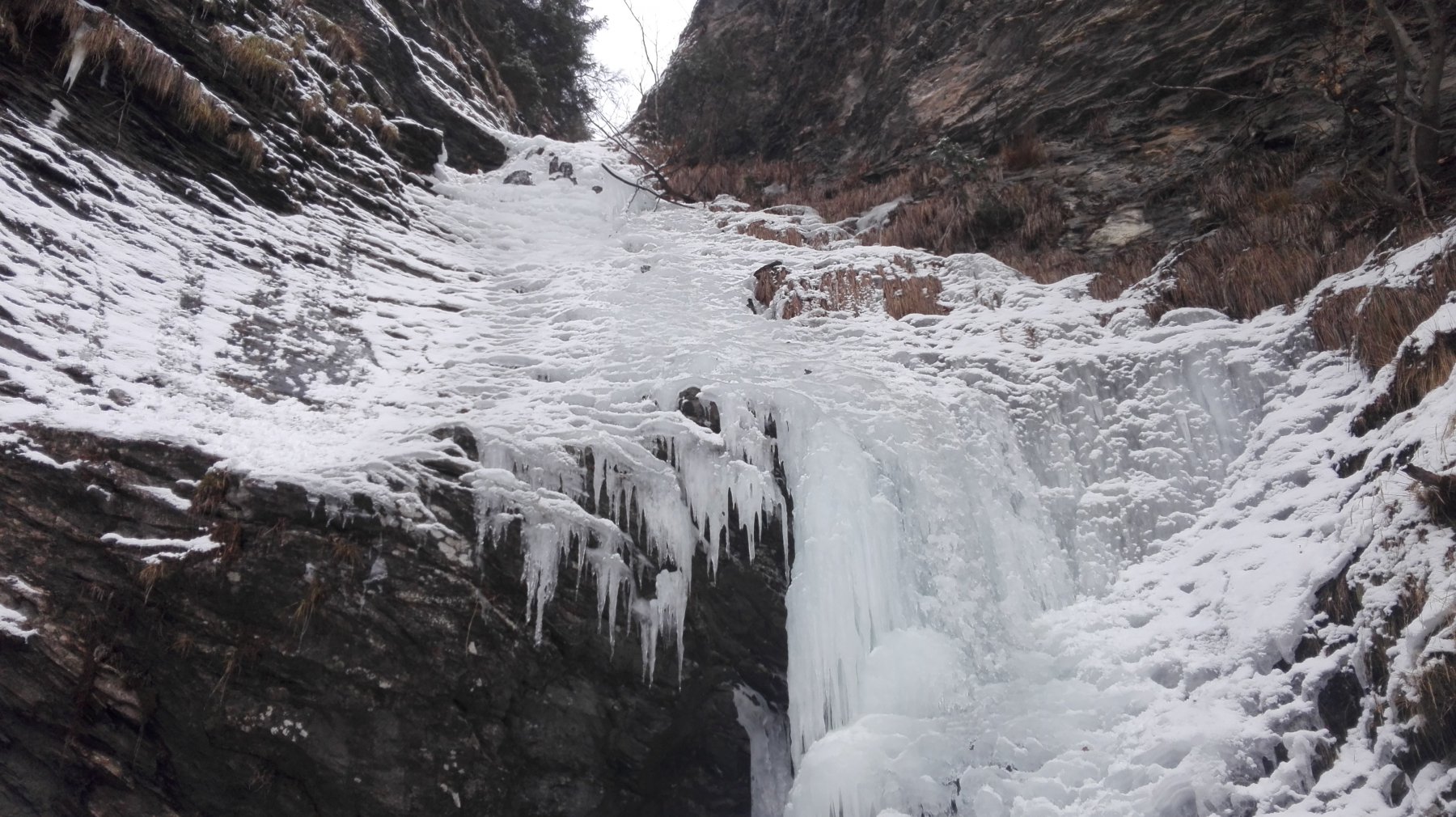 Il facile risalto lungo il rio