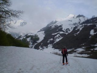 Il canaletto di salita sulla sinistra