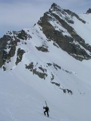 L'ultimo tratto salito con i ramponi al cospetto della Punta Fourà