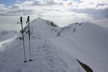 la cima della Piatta Soglia sullo sfondo il Frioland