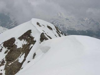 L'anticima dalla vetta