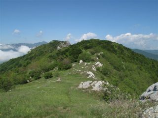 Il pezzo di crinale scendendo dalla Rocca