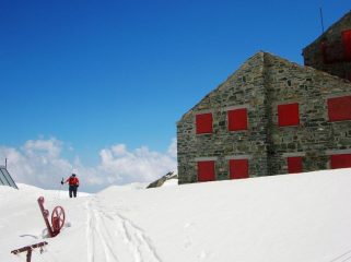Passando (finalmente) nei pressi del Rif. Sella