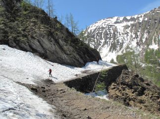 discesa su strada