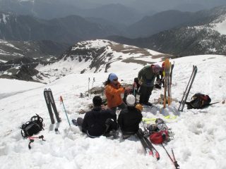 in cima