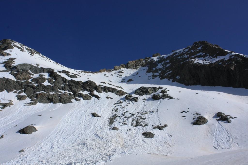 Dal colle, vista sul canale terminale che porta sulla cresta della Blanchen