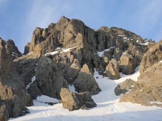 Alla base del versante nord