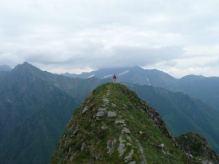 Cima sasso a sx e Zeda nelle nuovole.