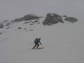 Scendendo i primi pendii dal colletto SudOvest