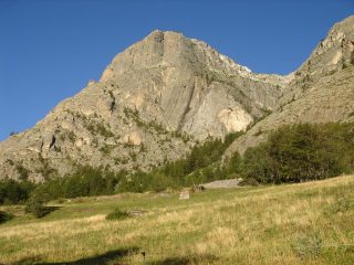 La tete du sanglier. La via si svolge sul torrione più basso a destra